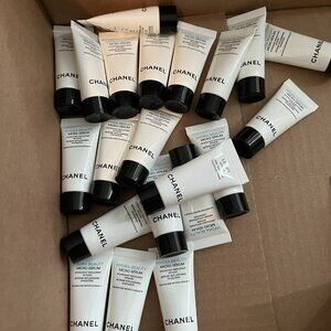 21pc CHANEL Hydra Beauty Micro Serum